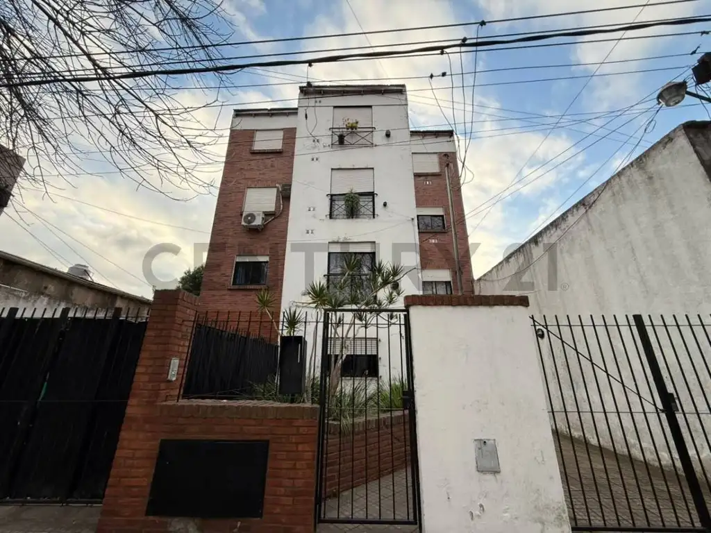 63 e 117 y 118 100, Piso 0