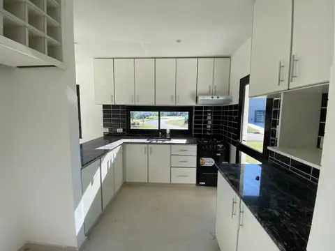 Casa en Venta en La cañada de Pilar, USD 172.000
