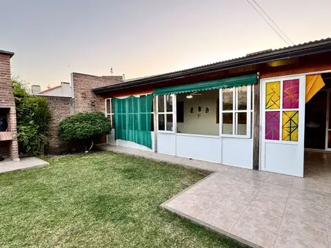 VENTA/CASA/DOS DORMITORIOS/SERVICIOS/RAFAELA