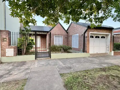 VENTA/CASA/DOS DORMITORIOS/SERVICIOS/RAFAELA