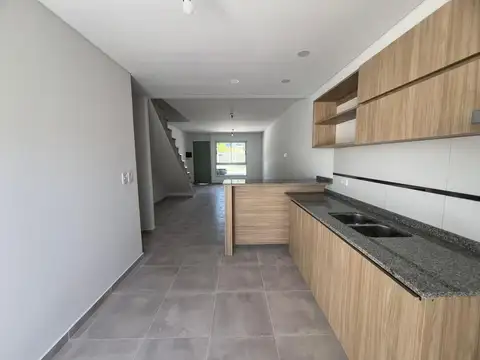 Depto Tipo Casa en Venta en Ituzaingo Norte, USD 140.000