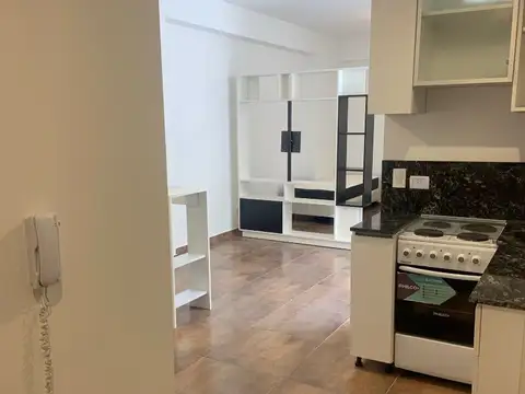 Alquilo Temporario en Saavedra, 1 ambiente con gran patio, 2 PAX