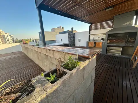DEPARTAMENTO CON QUINCHO, PARRILLA Y YACUZZI EN TERRAZA PROPIA -  POSIBILIDAD DE HACER UN AMBIENTE MAS EN TERRAZA - COCHERA - HAEDO