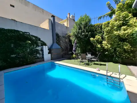 ALQUILER  Excelente Casa de 5 Ambientes con Pileta, Jardín, Terraza y Cochera en Belgrano / Coghlan