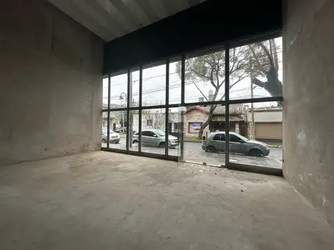 3 LOCALES -1017M2 CUBIERTOS TOTALES -
