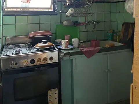 Casa 2 ambientes con 1 baño
