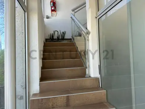 Sarmiento 100, Piso 1