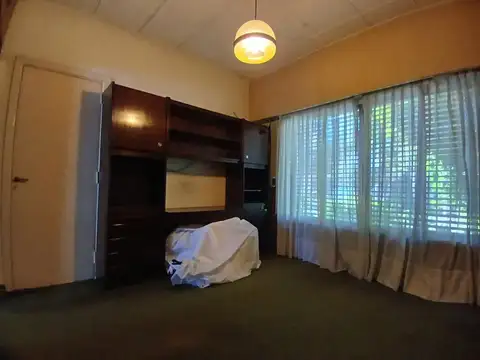 Casa sobre lote 10x30 con jardin y terraza