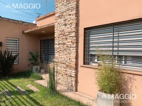 VENTA CASA 3 AMBIENTES MORON