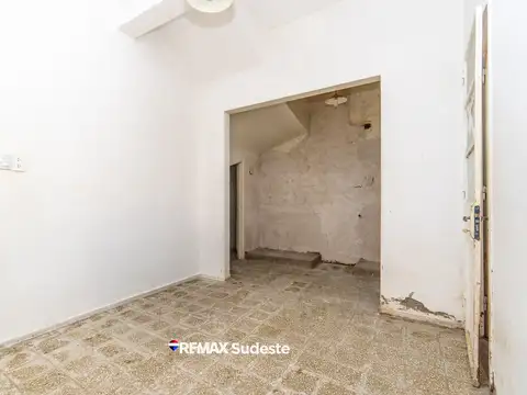 Venta casa dos plantas a metros del HAM