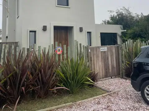 Granville y Sirenas, La Barra, Maldonado