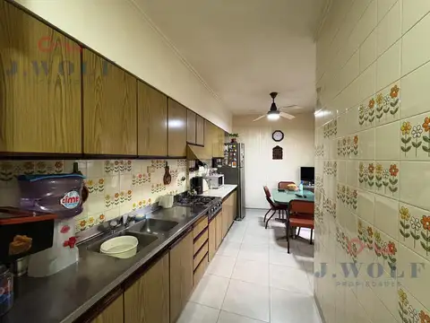 Casa 4 ambientes con 2 baños