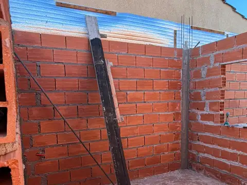 Casa 3 ambientes con 1 baño