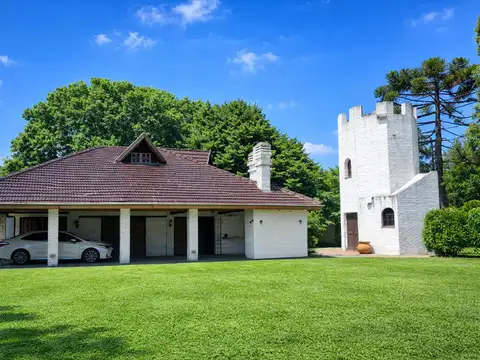 VENTA CASA 5 AMBIENTES PONTEVEDRA. PARQUE COCHERA