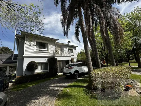 Casa en Venta en Countries y Barrios Cerrados en Moreno, USD 370.000