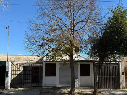 CASA EN VENTA EN GODOY CRUZ