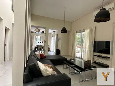 Casa en Venta al Oeste