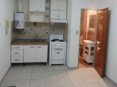 Se vende un departamento monoambiente al frente - San Cristobal