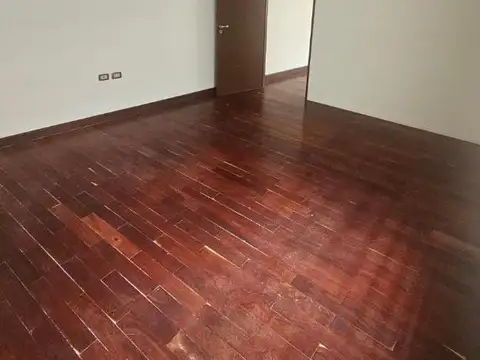 Oficina 5 ambientes con 1 baño