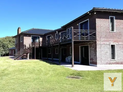 Casa en venta - 8 Dormitorios 7 Baños - Mar Azul