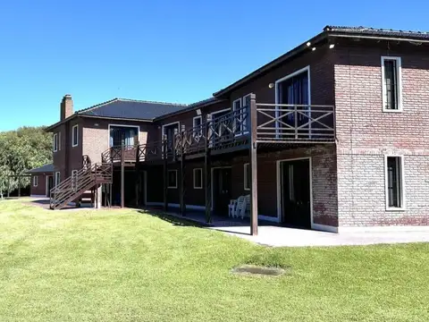 Casa en venta - 8 Dormitorios 7 Baños - Mar Azul