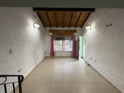 Casa en Venta con 4 cocheras