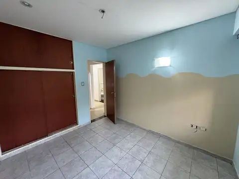 Casa 6 ambientes con 1 baño