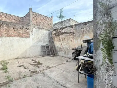 PH en Lomas Del Mirador, PH A RECICLAR, PH DE 3 AMBIENTES EN LOMAS DEL MIRADOR, PATIO