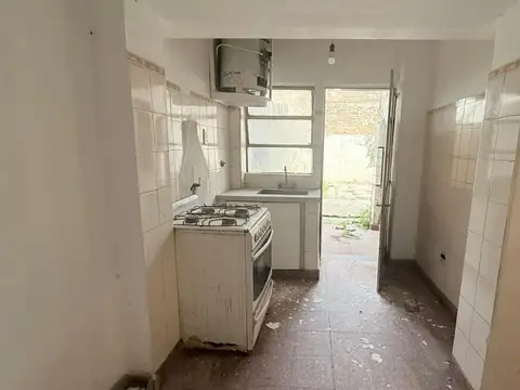 PH en Lomas Del Mirador, PH A RECICLAR, PH DE 3 AMBIENTES EN LOMAS DEL MIRADOR, PATIO