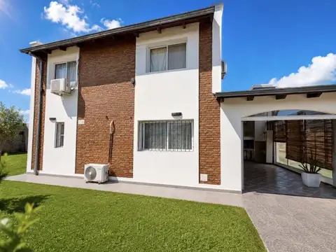 ROLDÁN - CASA EN VENTA - TIERRA DE SUEÑOS 3 - 3 DORMITORIOS, PISCINA