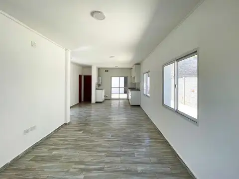 Casa 2 dormitorios + Gran Galpón a ESTRENAR!