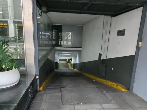 Oficina 6 ambientes con 2 baños