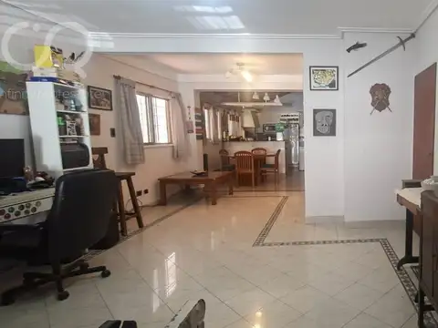 Depto Tipo Casa 4 ambientes con 2 baños