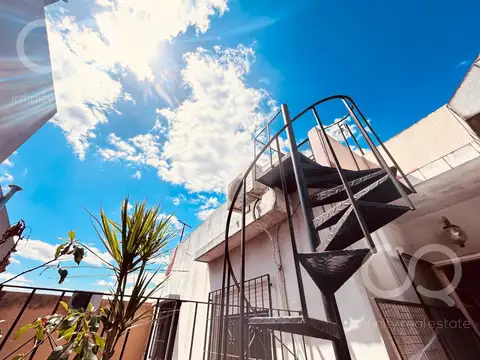 VENTA PH Frente - 4 ambientes - cochera - terraza y quincho en Villa Urquiza