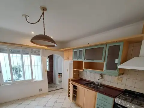 Casa 4 ambientes con 1 baño