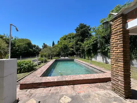 Casa 2 ambientes con 1 baño