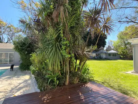 Venta casa 5 ambientes lote 2300 M2 en Las Lomas de San Isidro