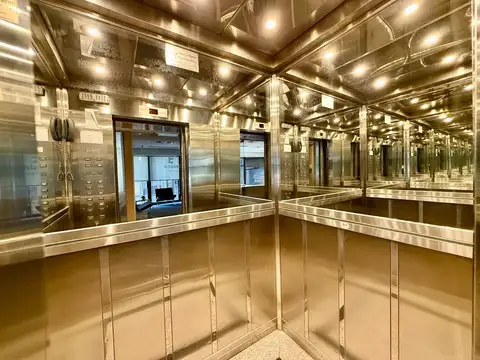 Oficina en Venta con 2 cocheras