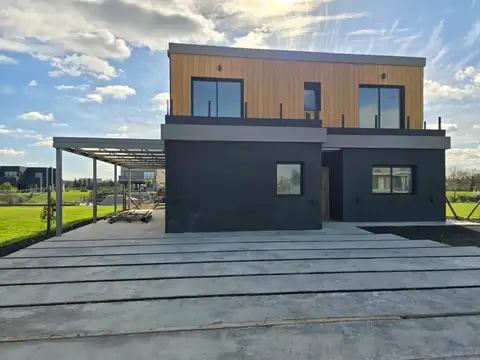 Venta casa 3 dormitorios al rio - Barrio Canal - Villanueva