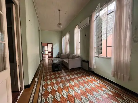 Casa 5 ambientes con 1 baño