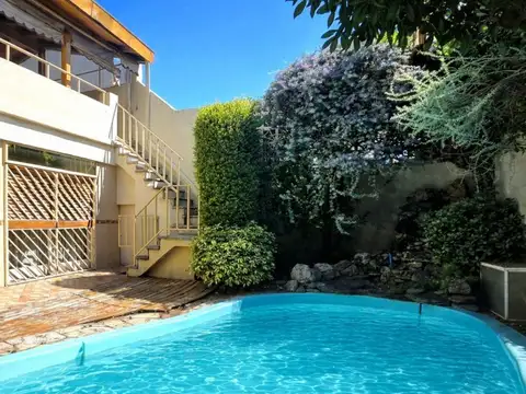 VENTA CASA con jardín y terraza en Monte Castro