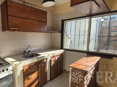 Depto Tipo Casa en Venta en Bernal Oeste, USD 35.000