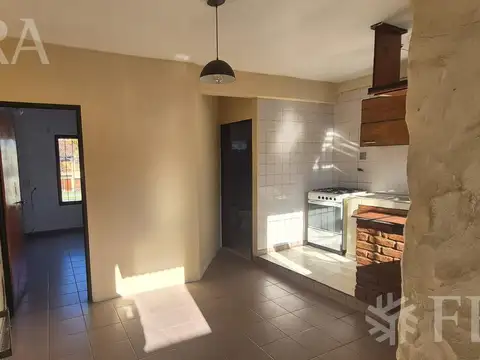 Venta PH 2 ambientes en Bernal Oeste
