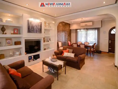 Casa 4 ambientes con 3 baños
