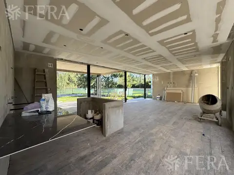Casa 4 ambientes con 3 baños