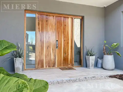 Casa en Venta en Laguna Grande, USD 850.000