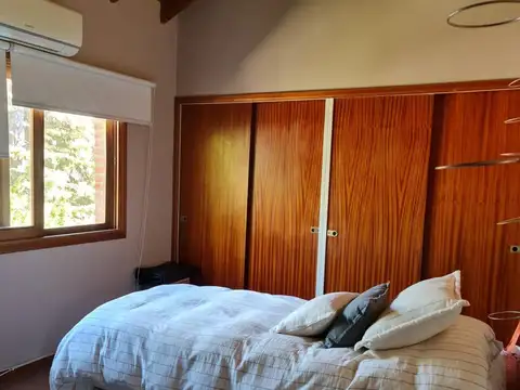Casa 5 ambientes con 4 baños