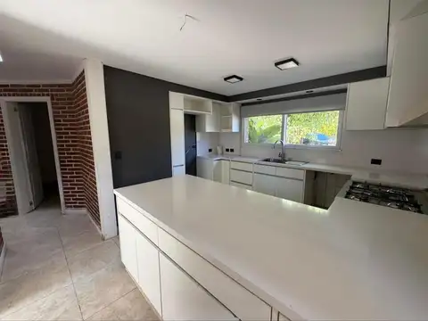 Casa en Alquiler al Oeste