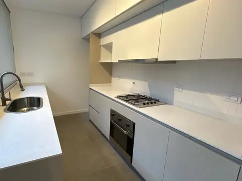 Casa 6 ambientes con 2 baños