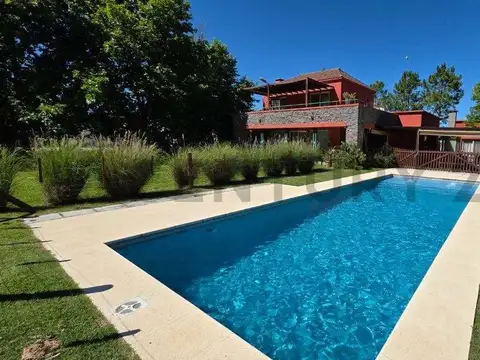 VENTA Casa 5 Ambientes VISTA AL GOLF en Chacras La Primavera Golf, Carlos Keen – ACEPTA PERMUTA
